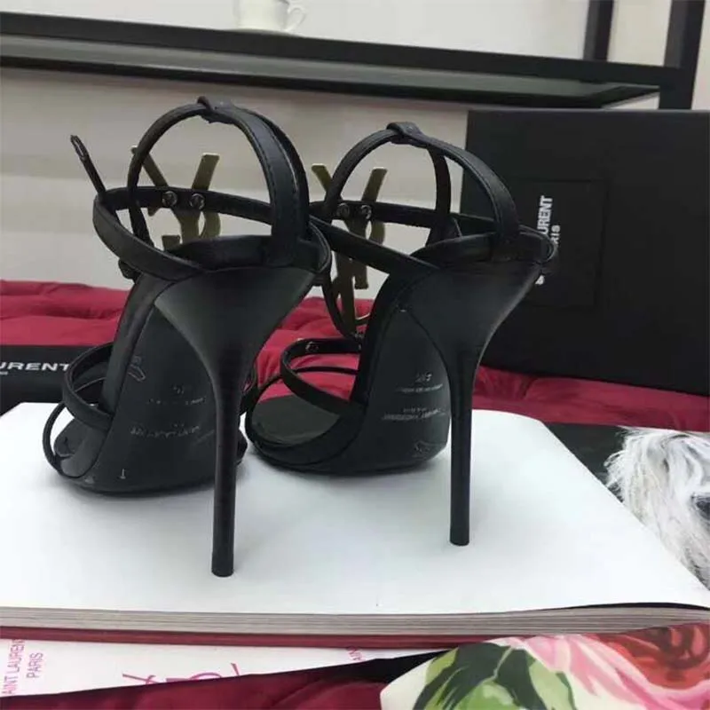 Saint Laurent YSL Mujer Cassandra Sandalia Logo Dorado Tacón Liso 11cm