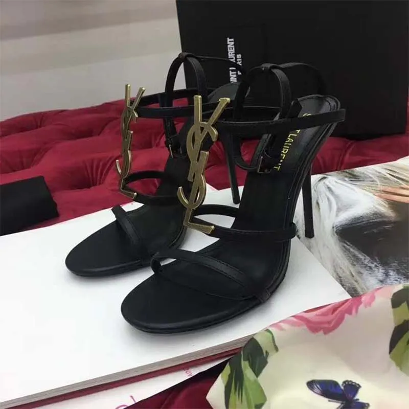 Saint Laurent YSL Mujer Cassandra Sandalia Logo Dorado Tacón Liso 11cm
