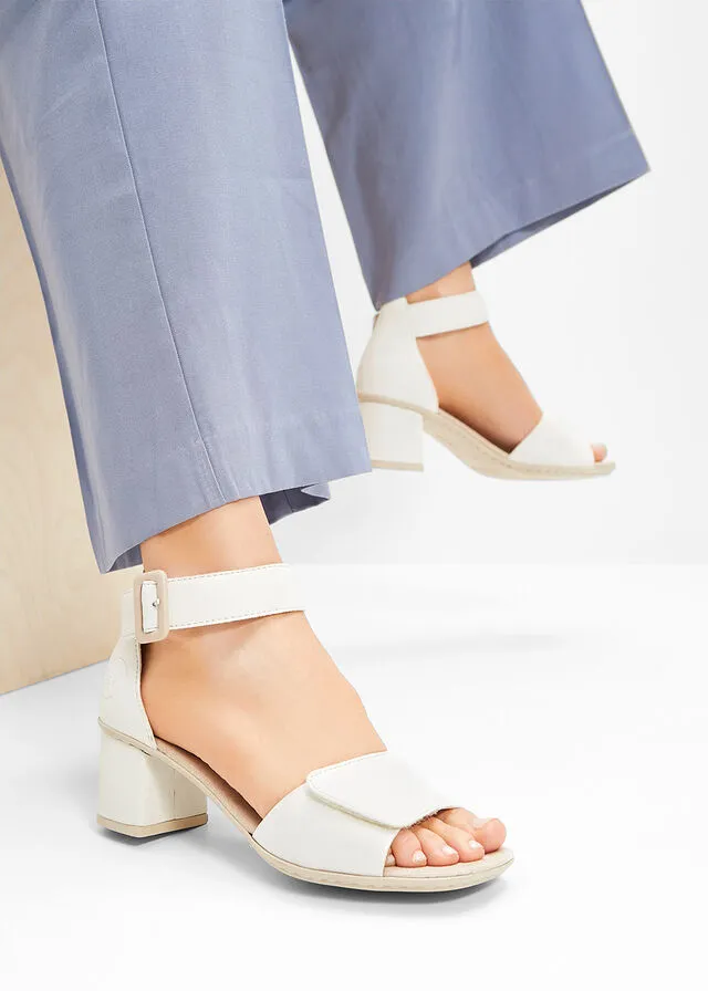 Sandalias de tacón Crema