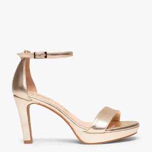 sandalias doradas