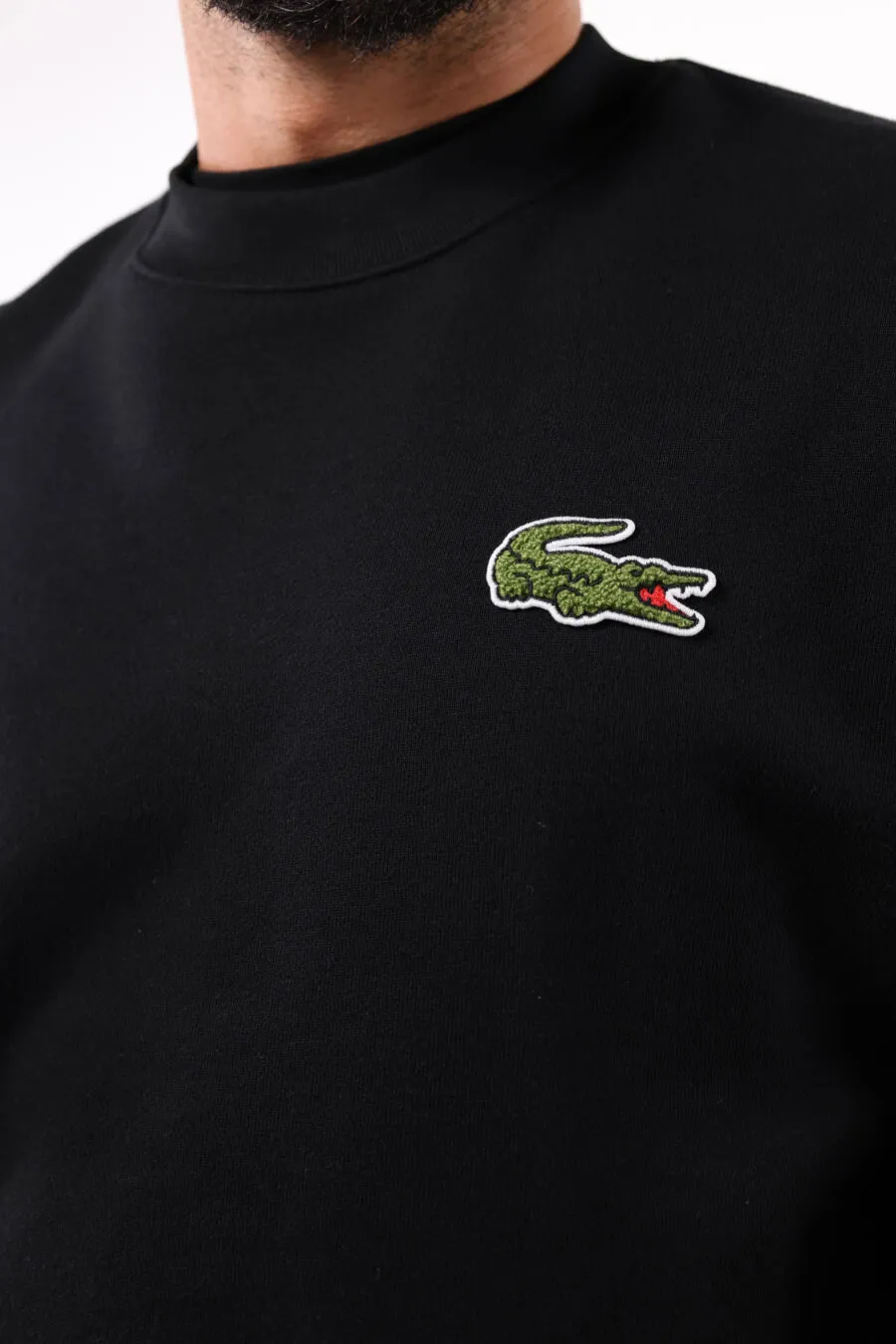 Sudadera negra con logo 
