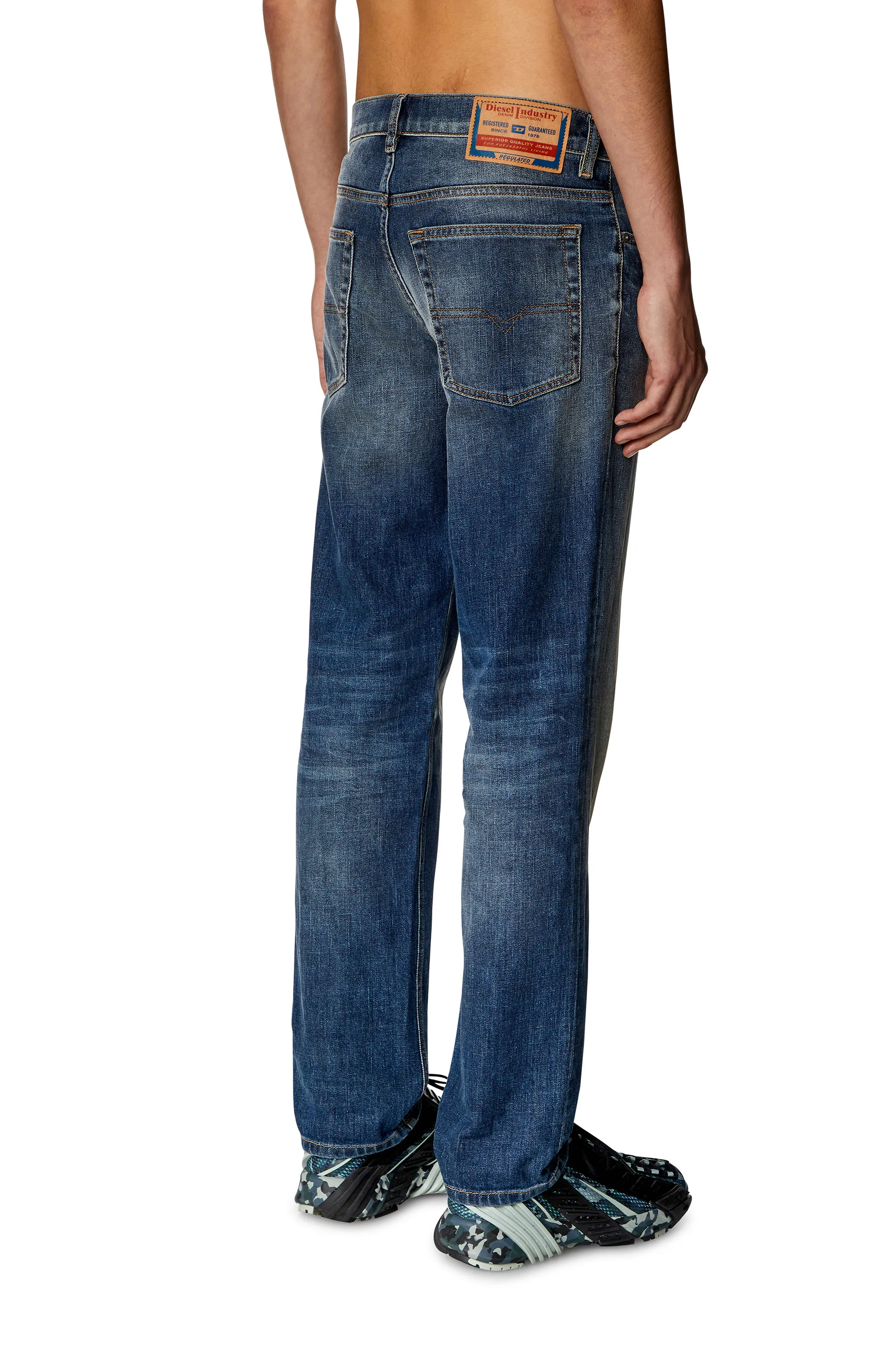 TAPERED JEANS 2023 DFINITIVE 09H43