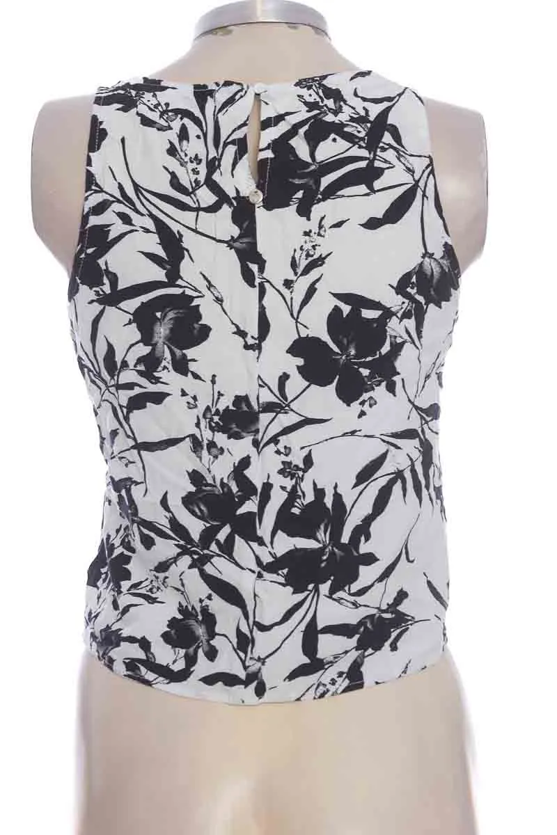 TOP / CAMISETA COLOR BLANCO  BIG JOHN
