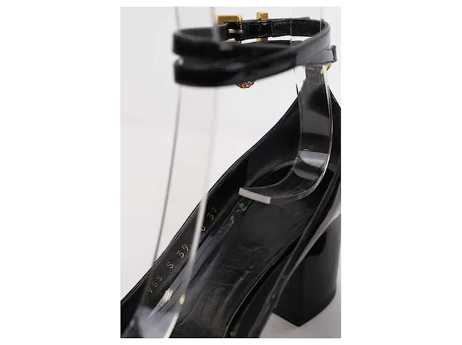 Valentino tacones de charol Negro 