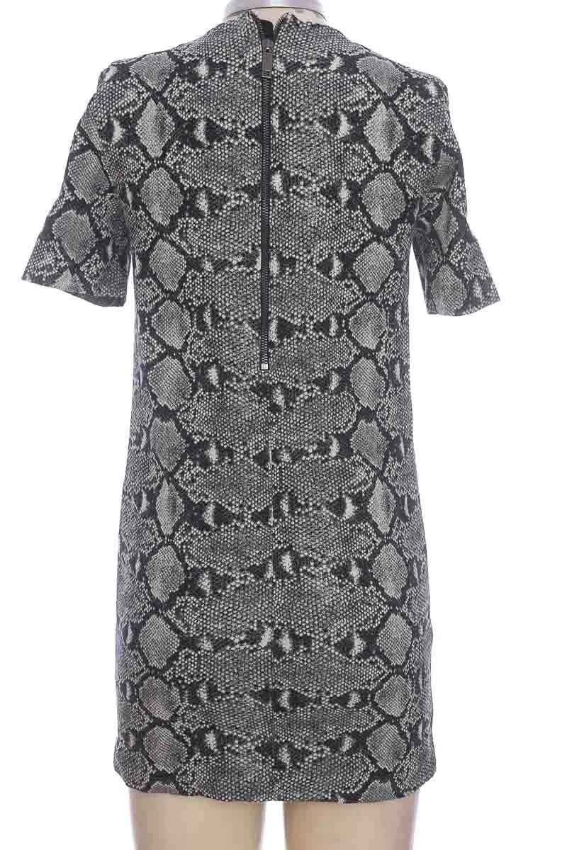 VESTIDO / ENTERIZO COLOR GRIS  ZARA
