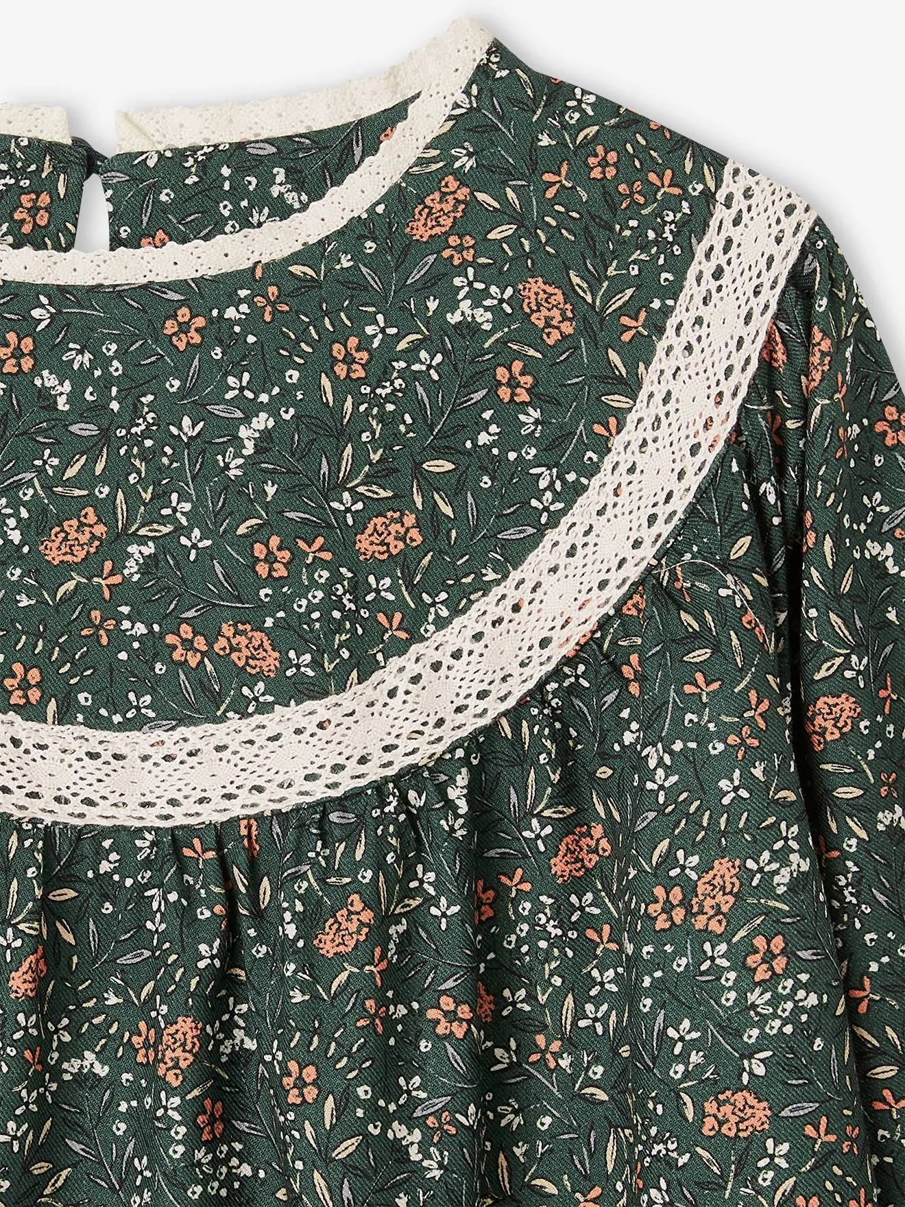 Vestido de flores para niña