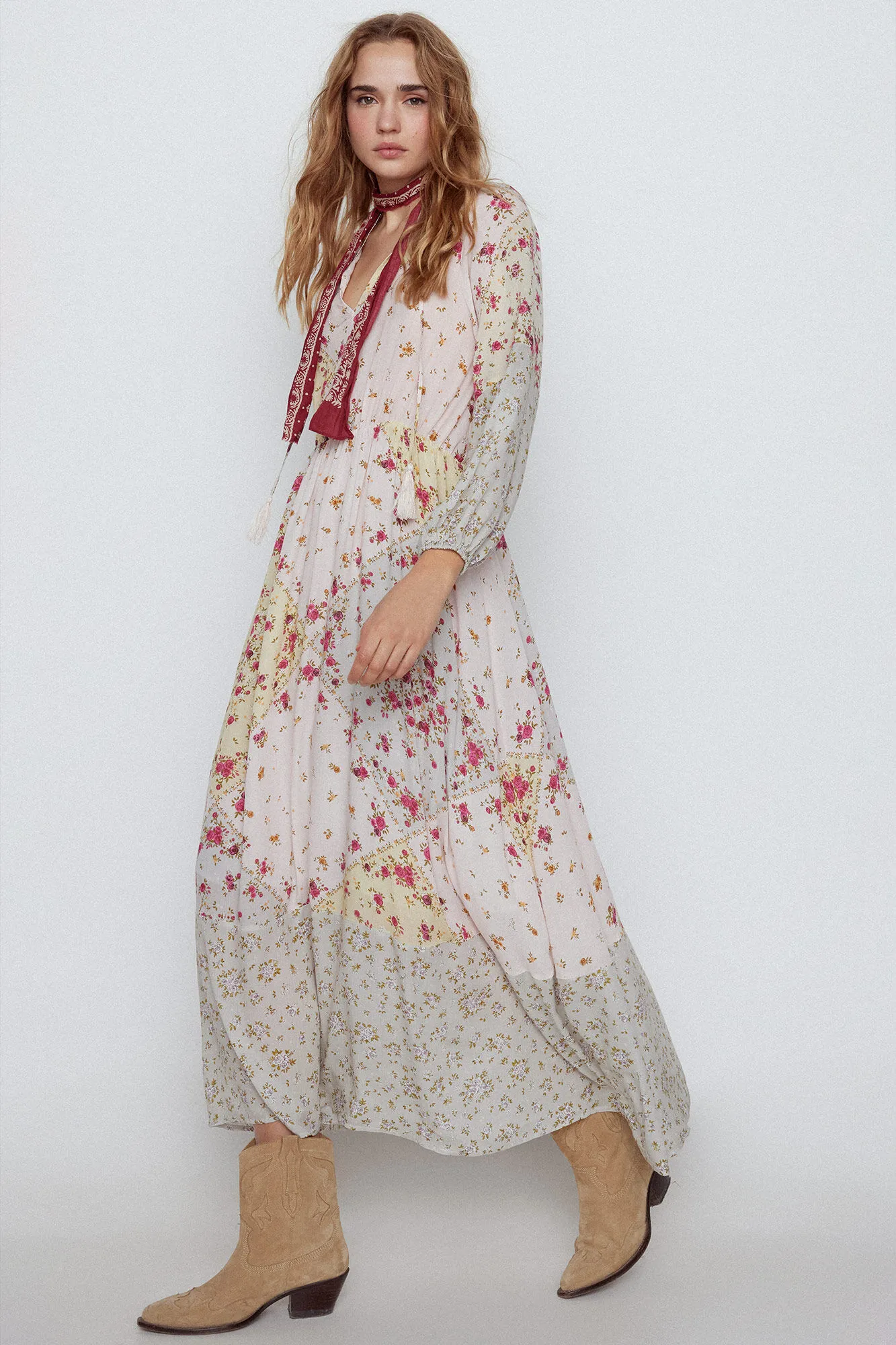 Vestido estampado patchwork floral