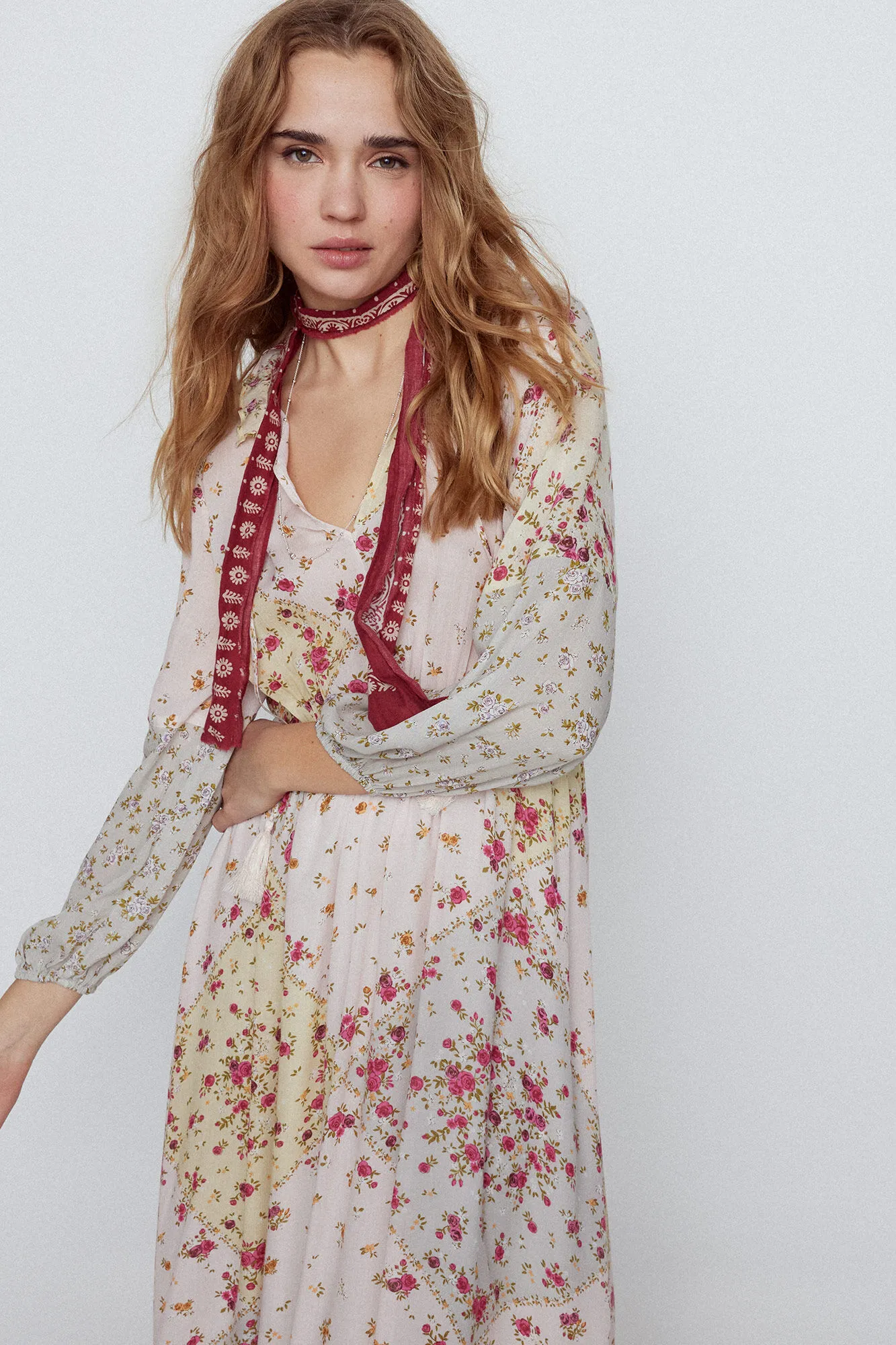 Vestido estampado patchwork floral