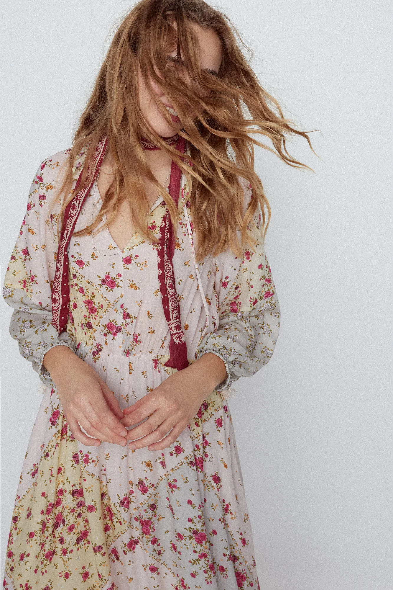 Vestido estampado patchwork floral