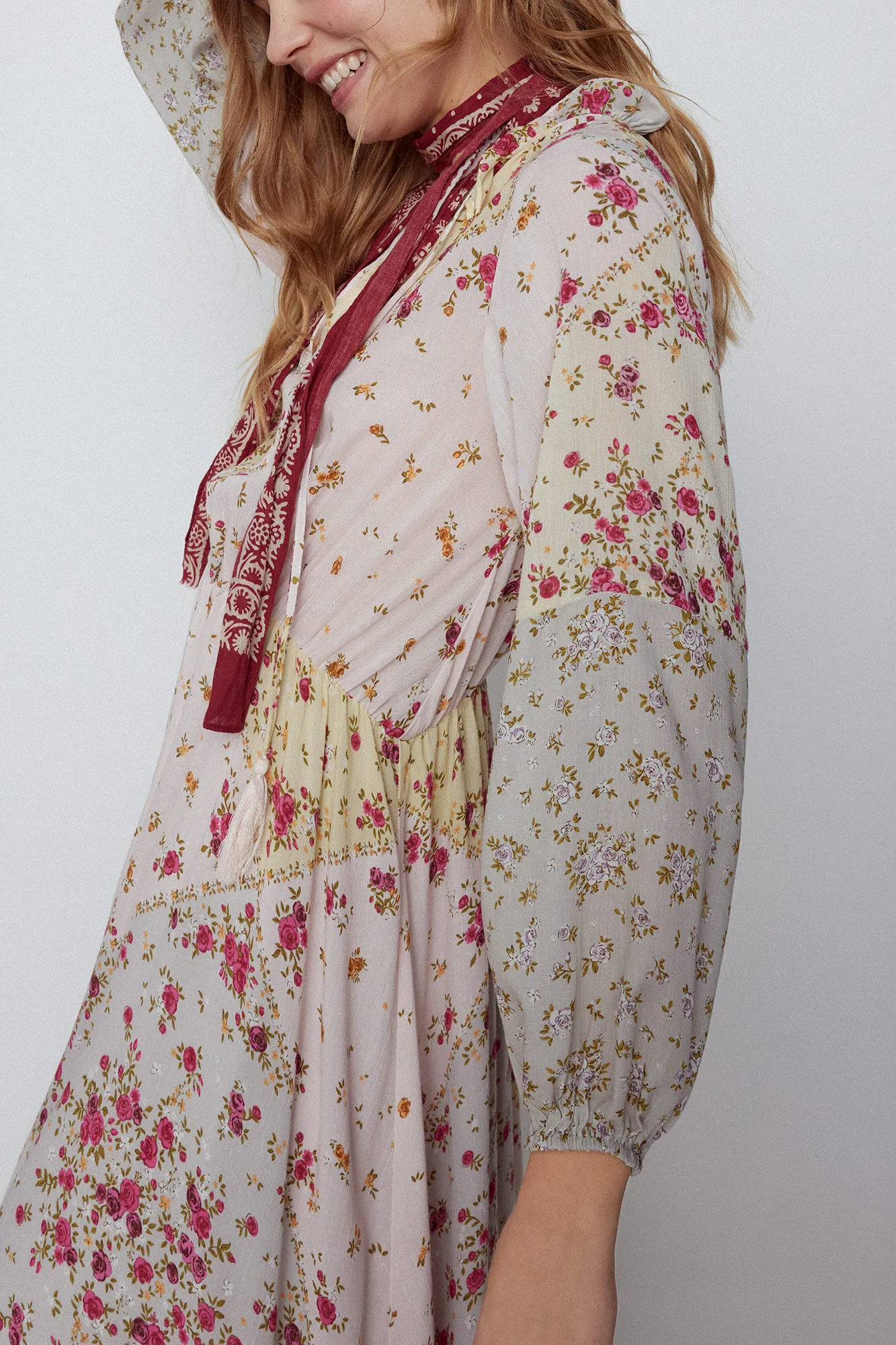 Vestido estampado patchwork floral