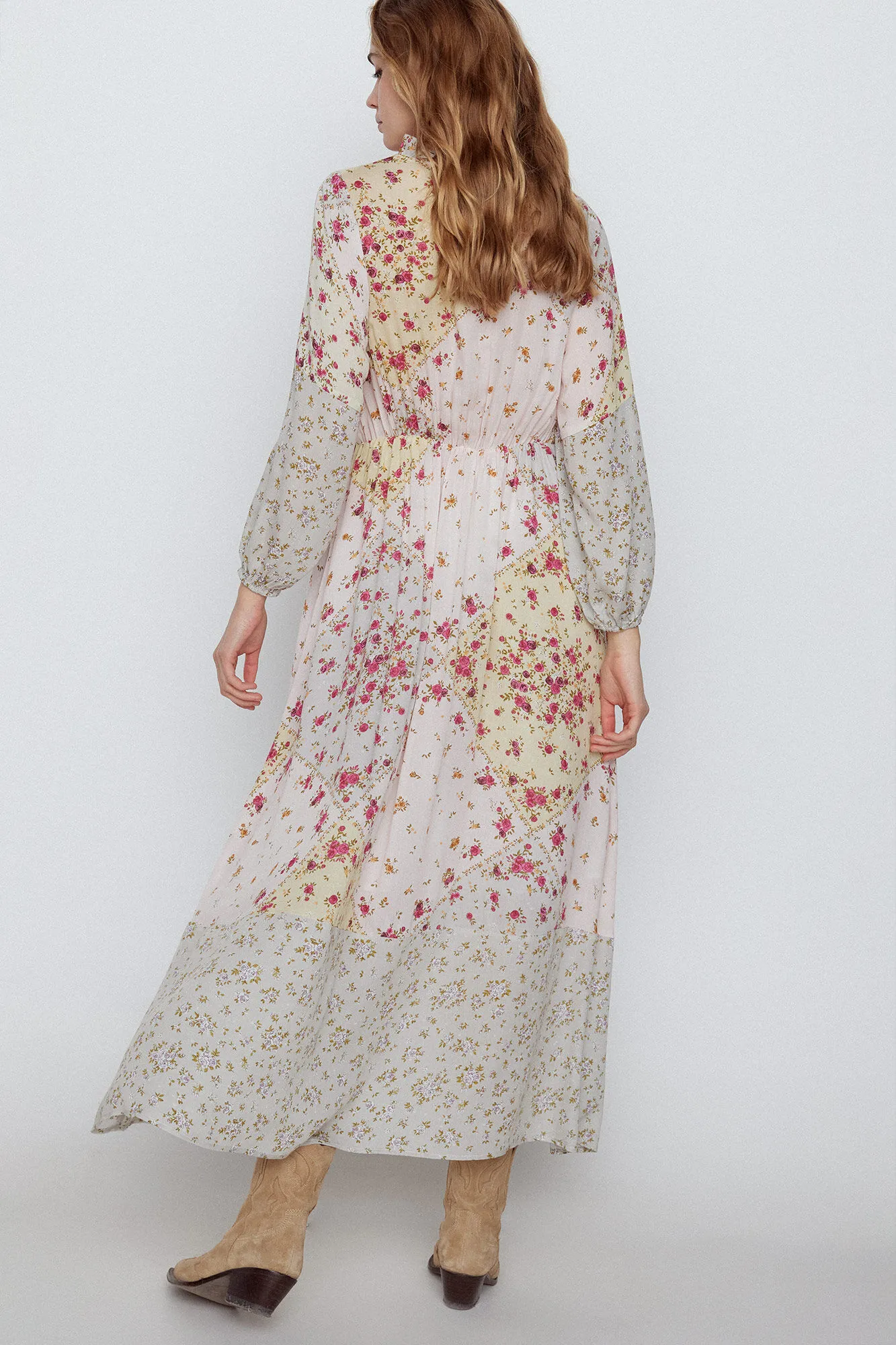 Vestido estampado patchwork floral