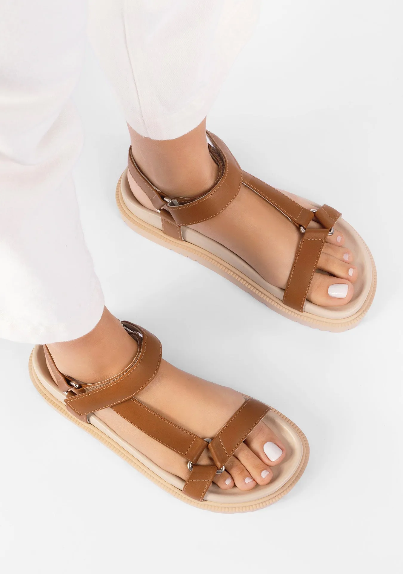 Vinci Shoes Morgan Camel Sandals