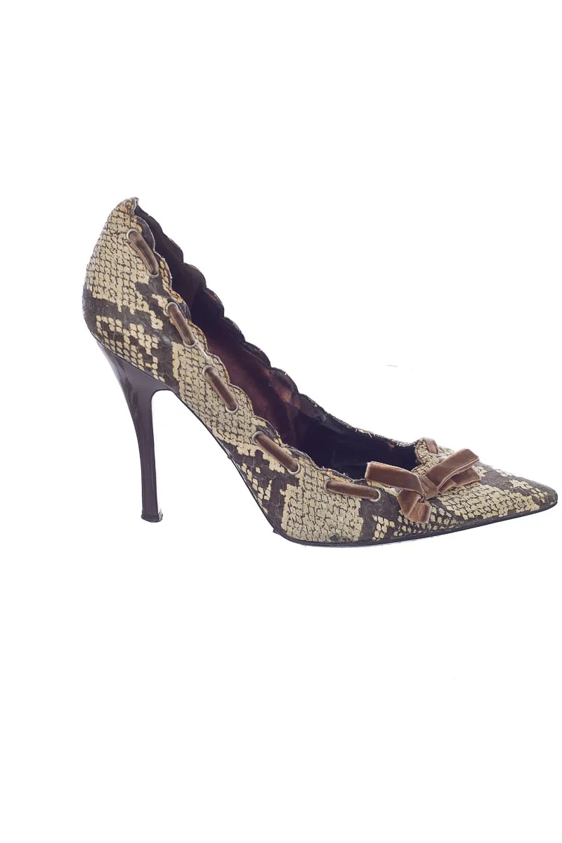 ZAPATOS COLOR BEIGE  GUESS