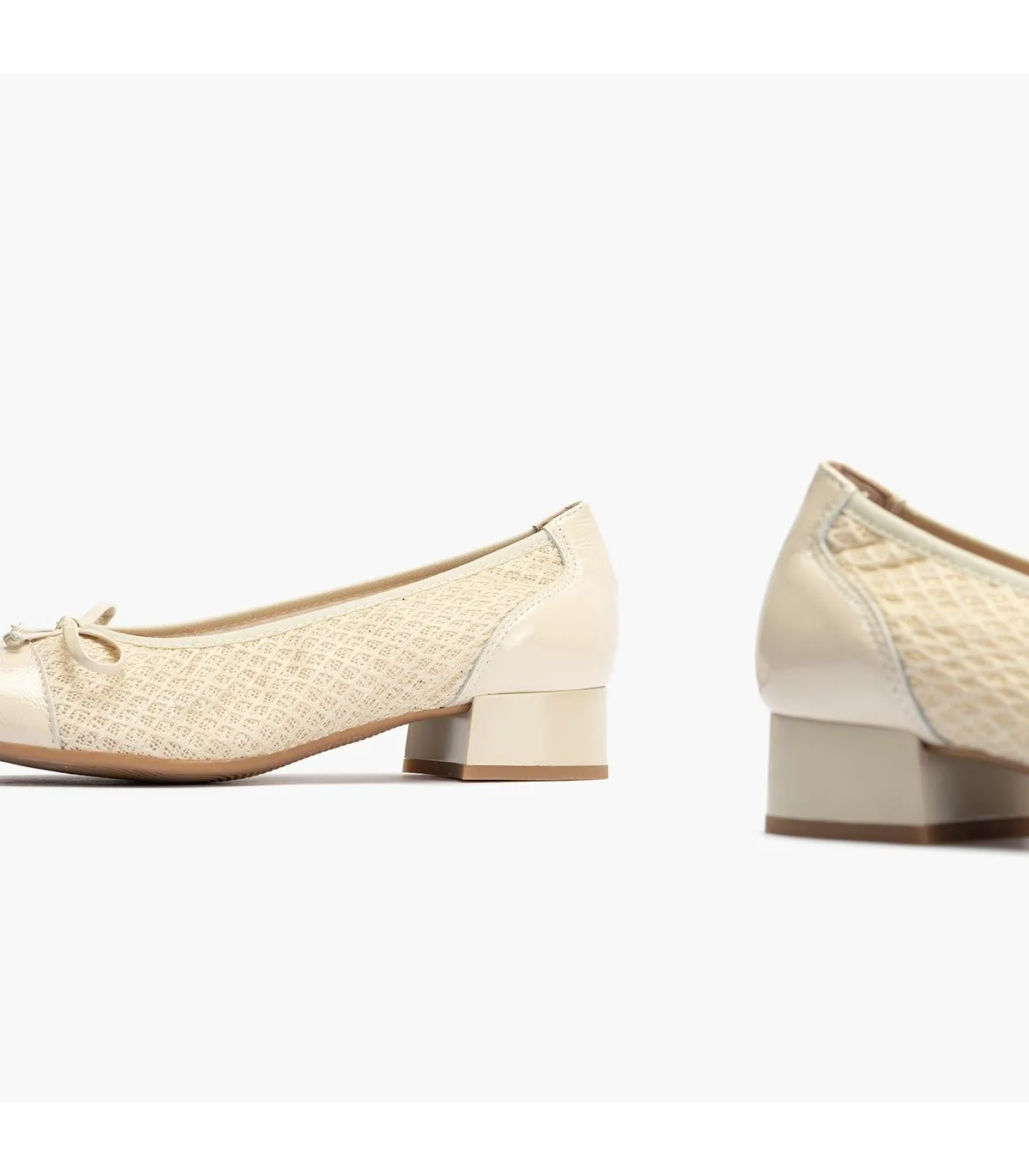 Zapatos de salón de mujer destalonado en piel tacón bajo CR
