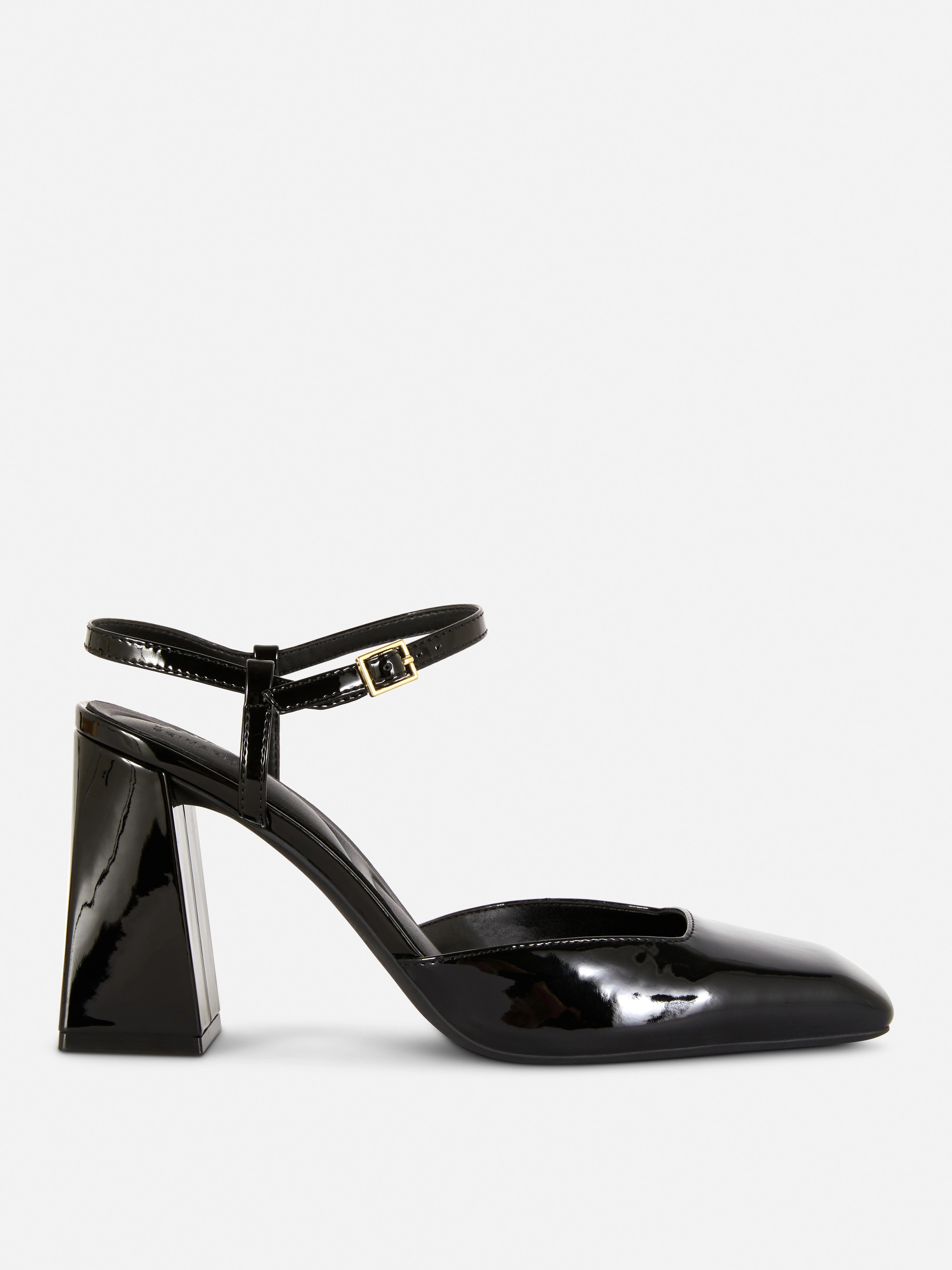 Zapatos de tacón grueso de charol de Rita Ora