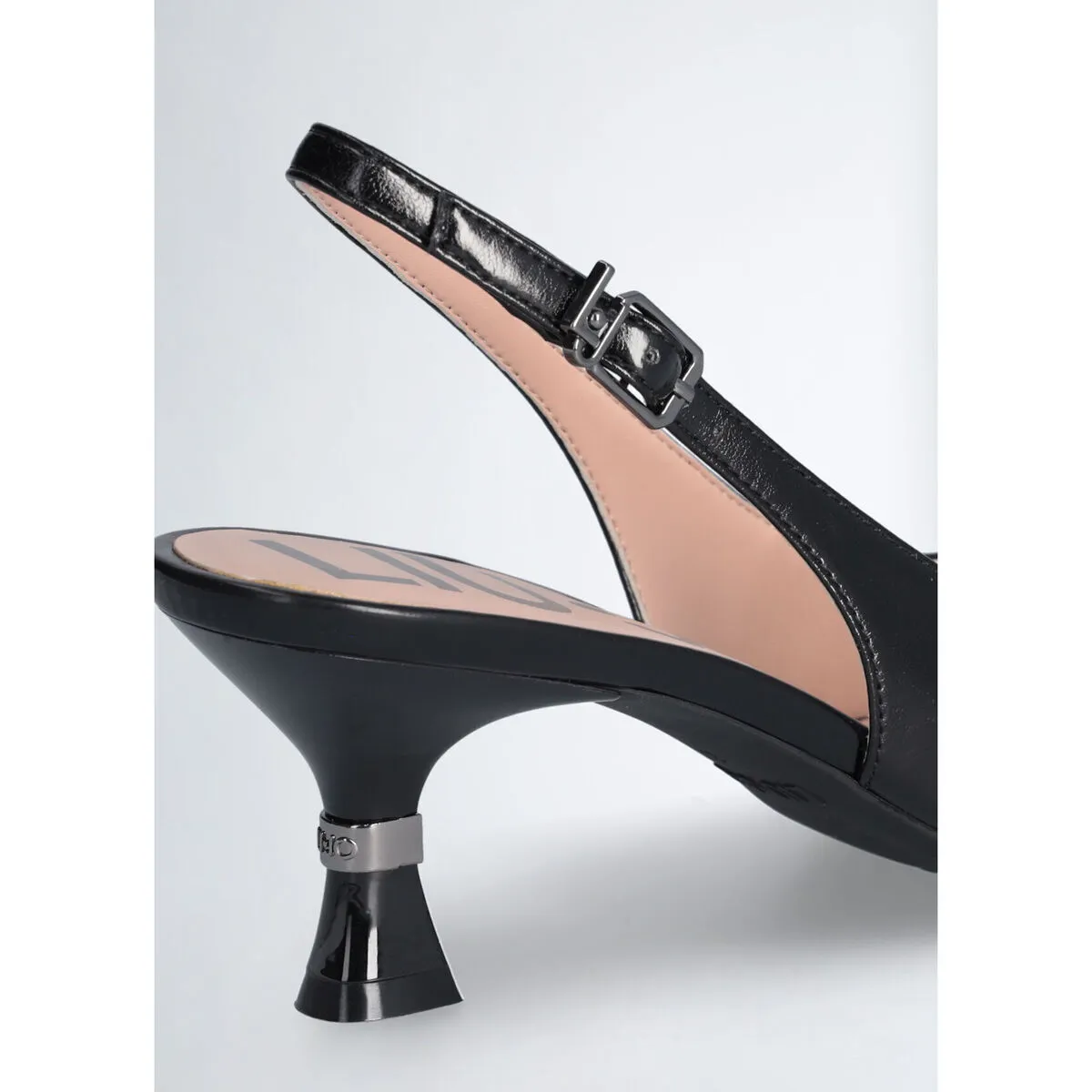 Zapatos destalonados de tacón bajo